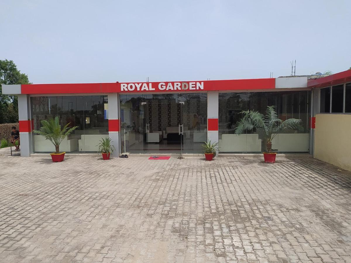 Oyo 82476 Royal Garden Ghaziabad Zewnętrze zdjęcie