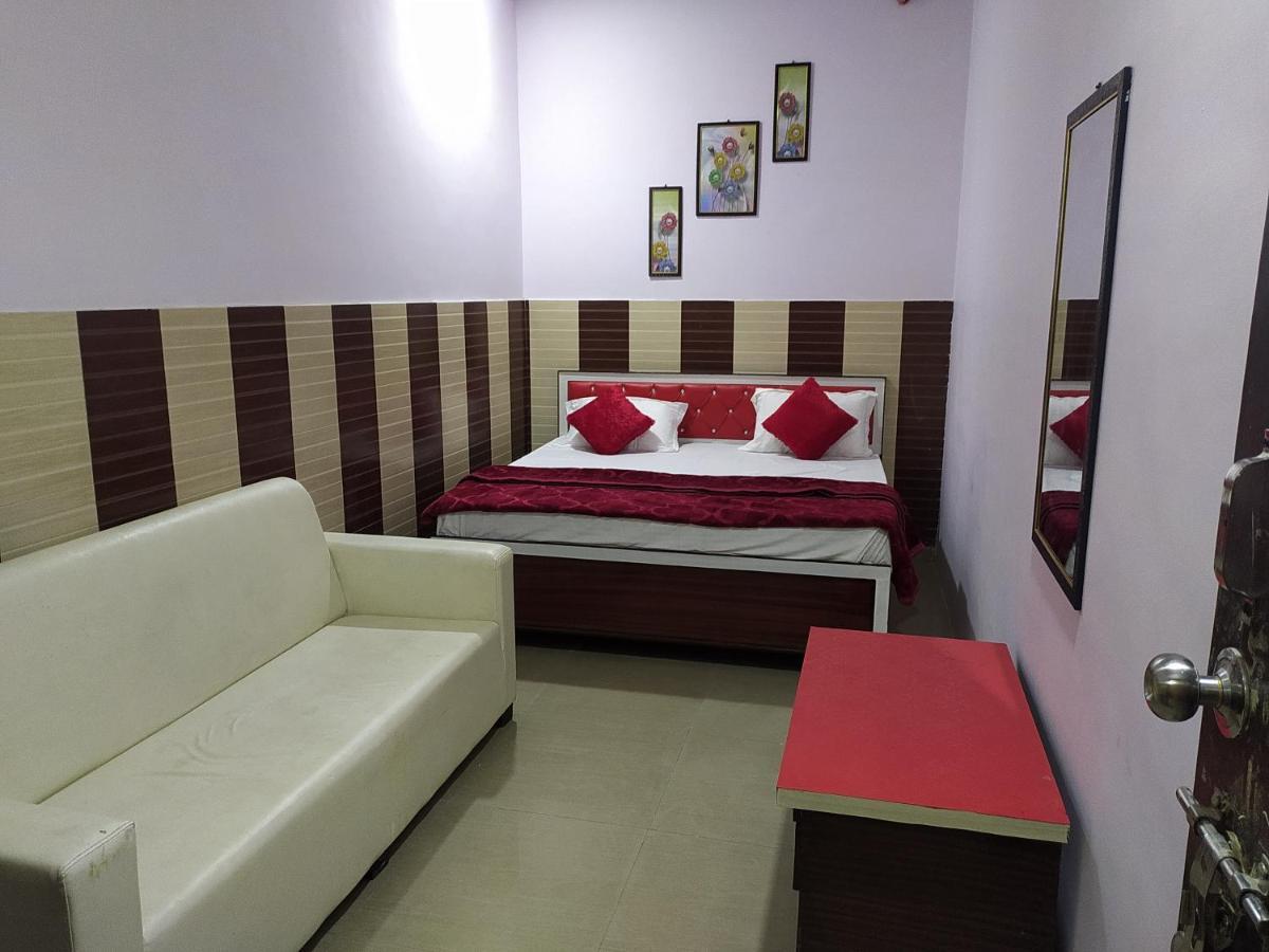 Oyo 82476 Royal Garden Ghaziabad Zewnętrze zdjęcie