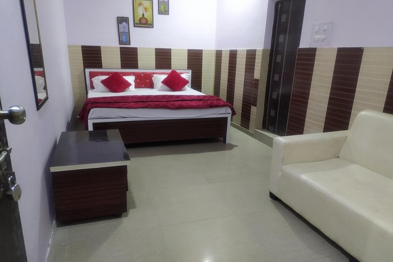 Oyo 82476 Royal Garden Ghaziabad Zewnętrze zdjęcie