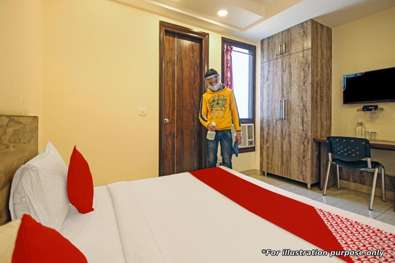 Oyo 82476 Royal Garden Ghaziabad Zewnętrze zdjęcie